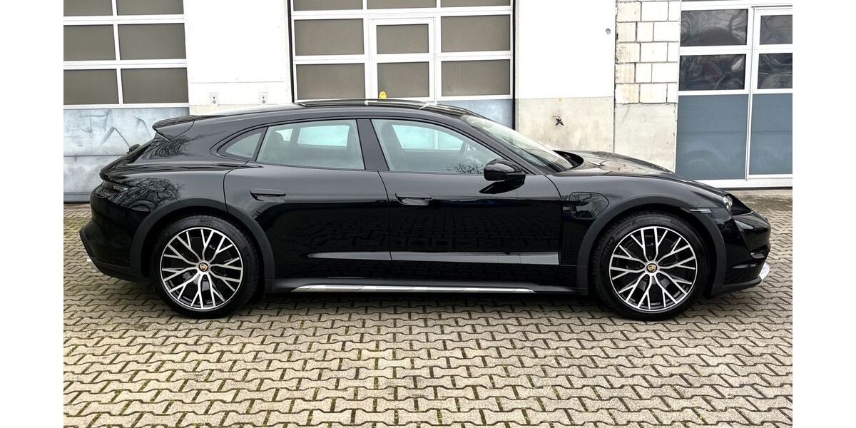 Porsche Taycan 47.300 km 57.888 &euro; Walluf 65396