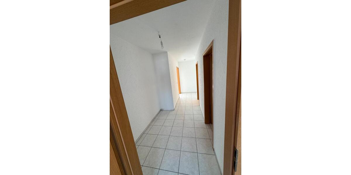 Etagenwohnung Rielasingen-Worblingen Worblingen - 3.5 Zimmer, 90 m&sup2;, 310.000&euro; | Angebot:26048611