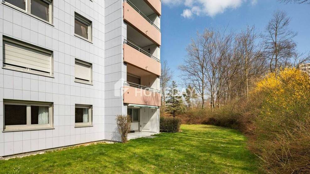 Gepflegte 3-Zimmer-Erdgeschoßwohnung mit Terrasse und Tiefgaragenstellplatz