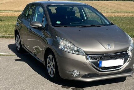Peugeot 208 142.000 km 2.600 &euro; Neustetten 72149