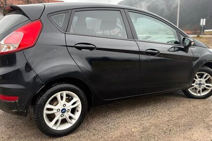 Ford Fiesta 105.000 km 6.900 &euro; Rottach-Egern 83700