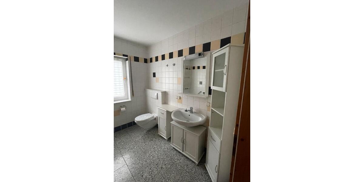 Hochparterre Rotenburg an der Fulda - 3 Zimmer, 85 m&sup2;, 730&euro; | Angebot:26223326
