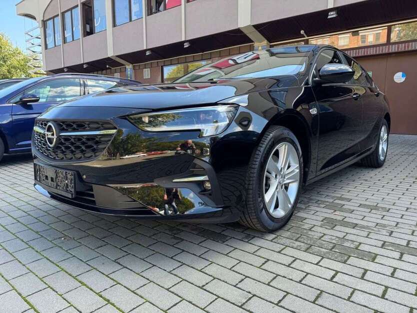 Opel Insignia 60.000 km 13.444 € Berlin 13599