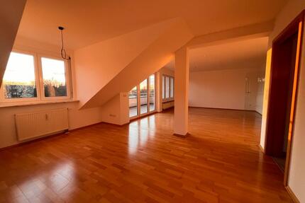 Tolle helle 4 Zimmer 120m2 Wohnung zu vermieten