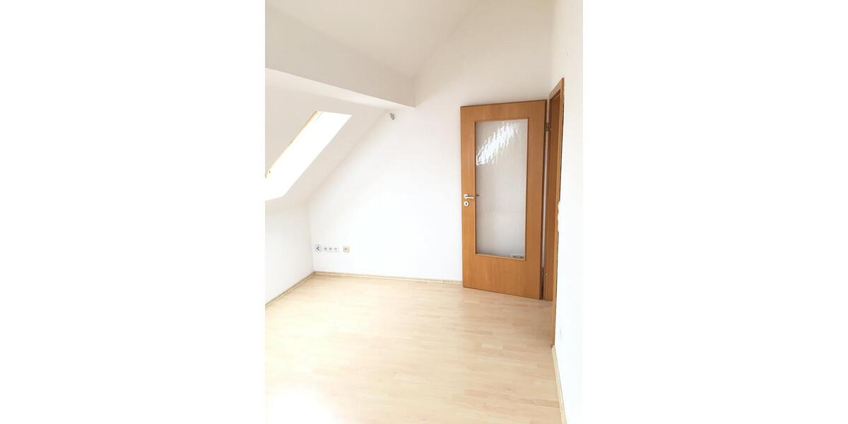 2 Zi.-DG-Wohnung, 20 km nördlich von Ulm Richtung Heidenheim 2 zimmer