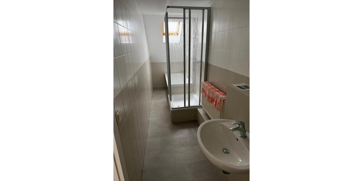 Dachgeschoßwohnung Lichtenstein (Sachsen) - 3.5 Zimmer, 76 m&sup2;, 460&euro; | Angebot:25902789