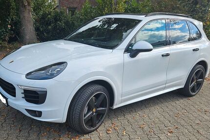 Porsche Cayenne 103.000 km 47.100 € Willich 47877