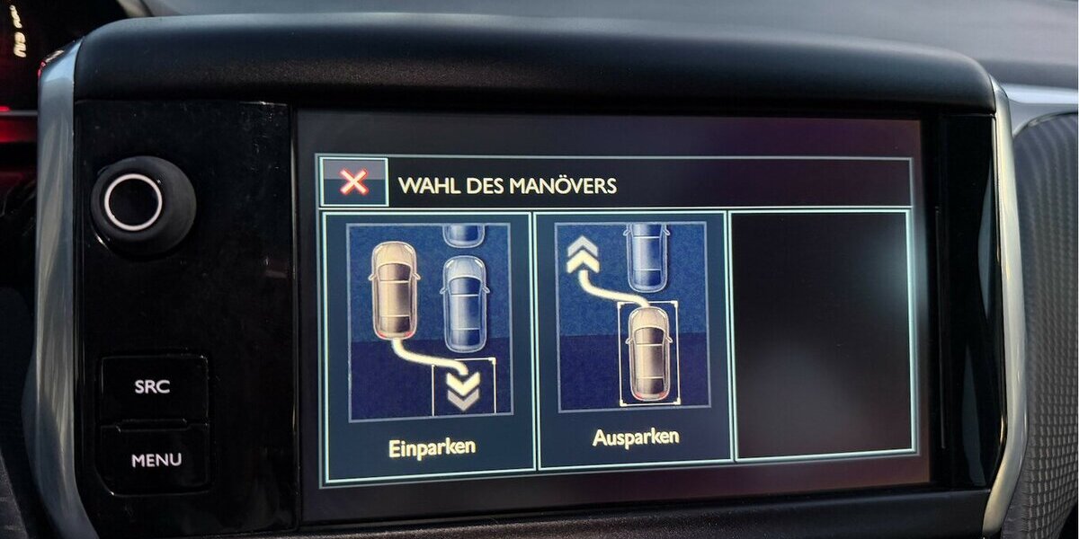 Peugeot 2008 1.2 Allure Pano Navi Leder JBL 137.000 km 7.490 € Neckarsulm 74172