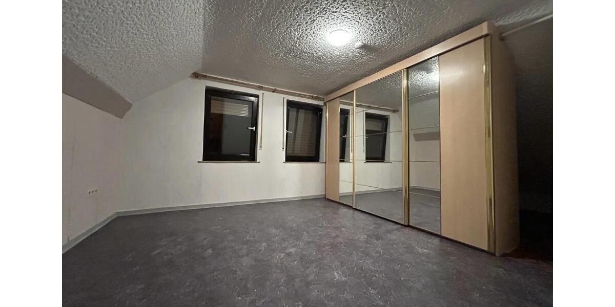 Dachgeschoßwohnung Bad Sobernheim - 3 Zimmer, 90 m&sup2;, 750&euro; | Angebot:25323613