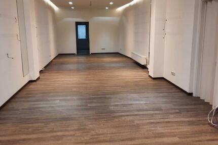 Ladenlokal-Einzelhandelsgeschäft in der Fußgängerzone zimmer