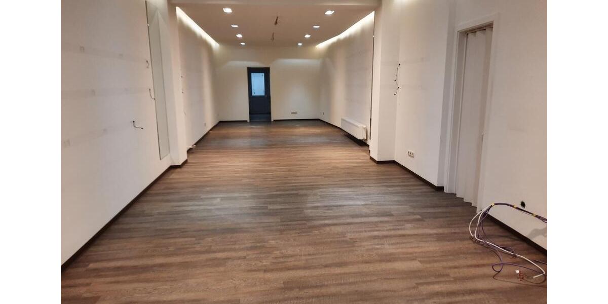 Ladenlokal-Einzelhandelsgeschäft in der Fußgängerzone zimmer