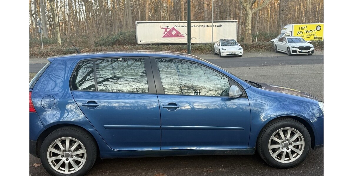 VW Golf 248.000 km 4.000 &euro; Düsseldorf 40213
