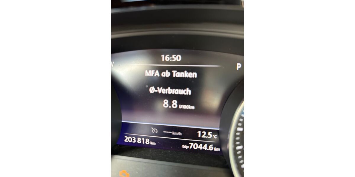 VW Touareg 204.000 km 18.500 &euro; Uplengen 26670