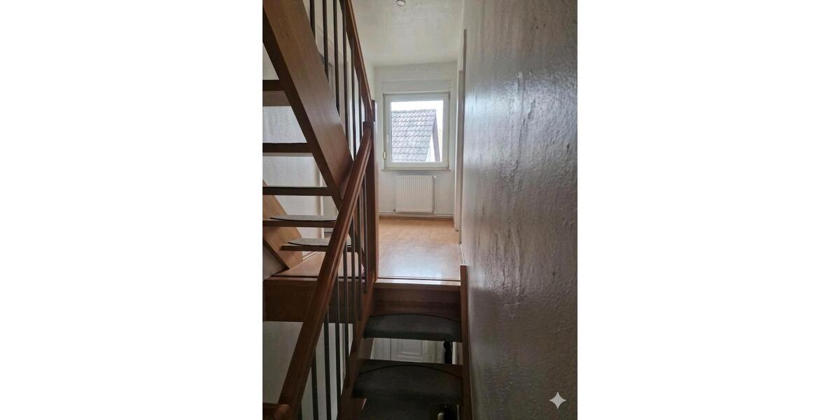 Reihenhaus Bad Kreuznach - 4 Zimmer, 140 m&sup2;, 170.000&euro; | Angebot:26971180