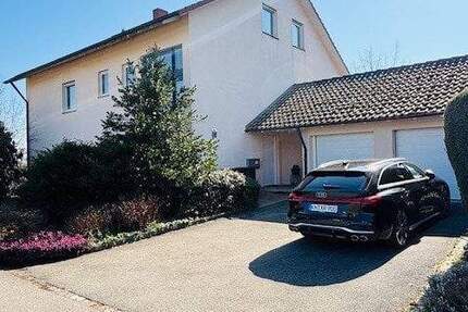 Haus Singen - 8 Zimmer, 257 m&sup2;, 848.000&euro; | Angebot:24764122