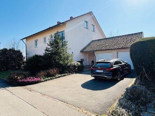 Mehrfamilienhaus, Wohnhaus Singen - 8 Zimmer, 257 m&sup2;, 848.000&euro; | Angebot:24764122