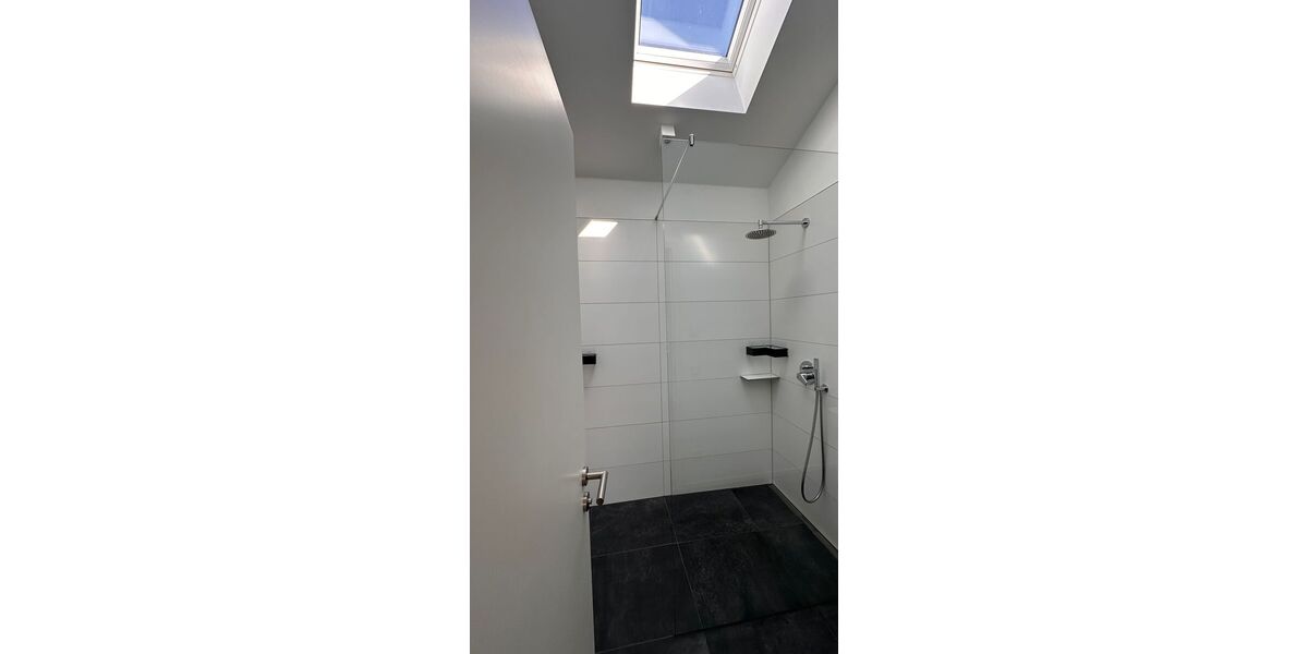 Helle 2-Zimmer-Dachterrassenwohnung - Nachmieter gesucht - 2- Germering | Angebot:26832024