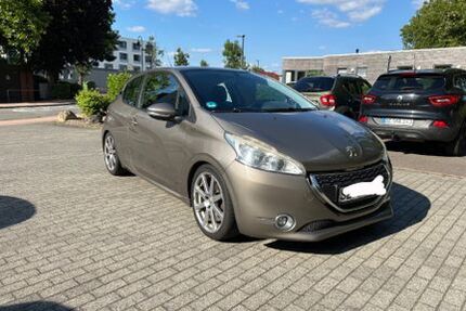 Peugeot 208 238.402 km 3.499 &euro; Ellerau 25479