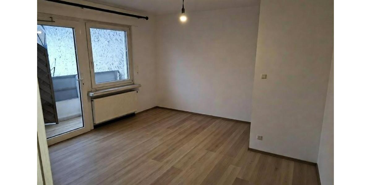 Etagenwohnung Reichshof - 2 Zimmer, 77 m&sup2;, 650&euro; | Angebot:25538417