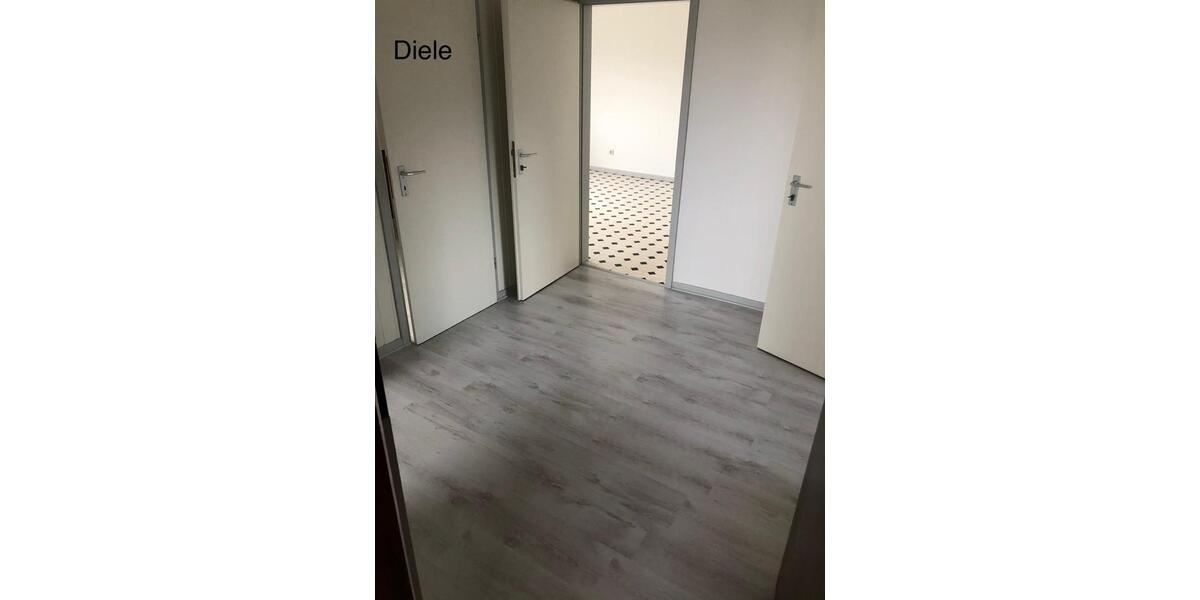 Dachgeschoßwohnung Mülheim an der Ruhr Rechtsruhr-Nord - 2.5 Zimmer, 70 m&sup2;, 590&euro; | Angebot:25656508