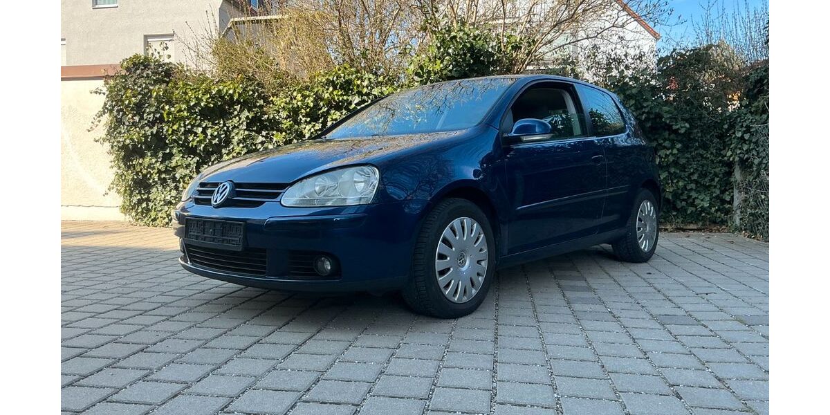 VW Golf 210.000 km 2.400 &euro; Augsburg 86156