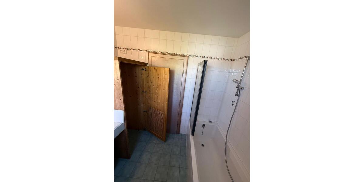 Etagenwohnung Stadtbergen - 3 Zimmer, 91 m&sup2;, 1.255&euro; | Angebot:26312175