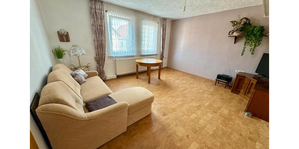 Reihenhaus Kaltennordheim - 6 Zimmer, 135 m&sup2;, 95.000&euro; | Angebot:26718456
