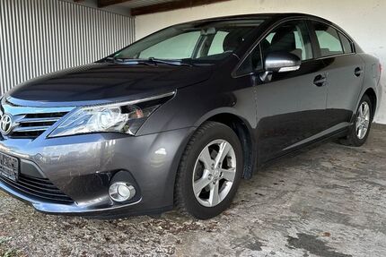 Toyota Avensis 48.500 km 8.900 &euro; Deißlingen 78652