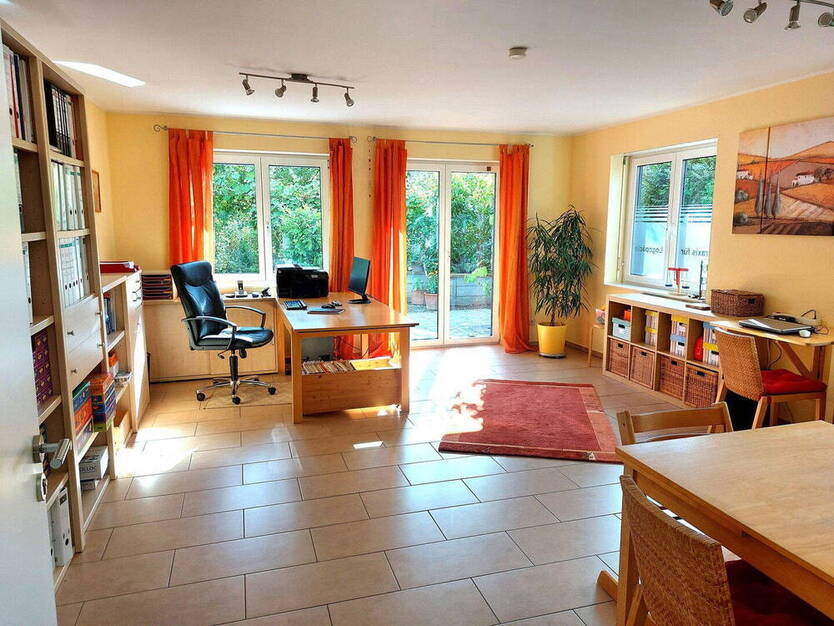 Multifunktionshaus - Einfamilienhaus mit PraxisBüro - Wohnen und Arbeiten unter einem Dach