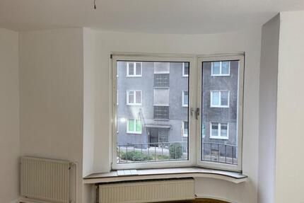 Teilsanierte und helle Studentenwohnung in zentraler Lage zimmer