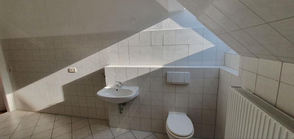 Dachgeschoßwohnung Hainichen - 3 Zimmer, 80 m&sup2;, 500&euro; | Angebot:26652970