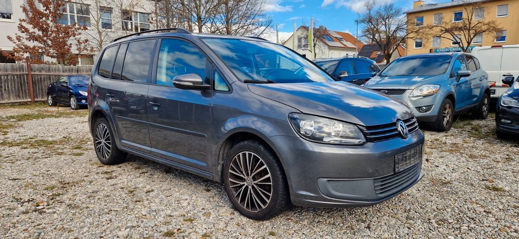 VW Touran 262.403 km 4.000 &euro; Fürstenfeldbruck 82256