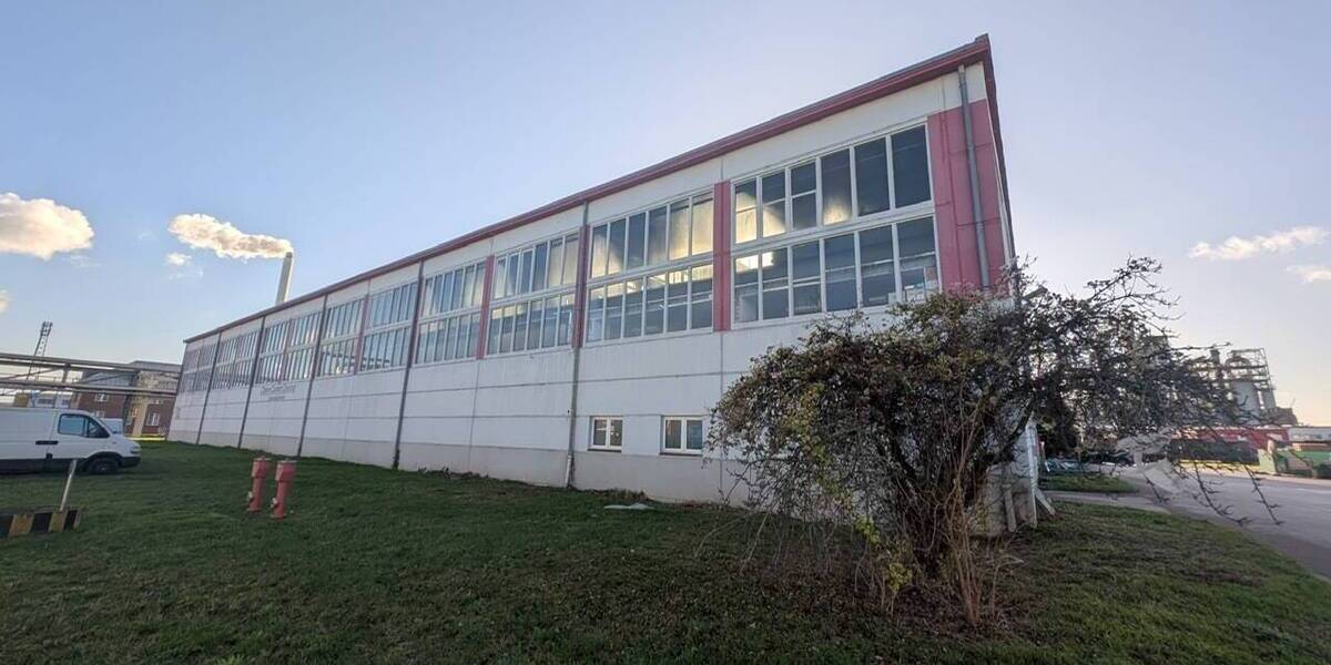 Zwei helle Hallenflächen zur Miete im Chemie Park Leuna zimmer