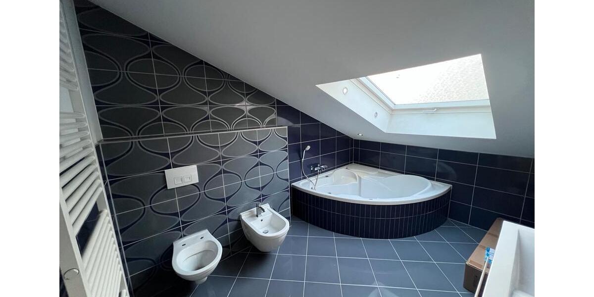 Dachgeschoßwohnung Ludwigshafen am Rhein Ludwigshafen-Hemshof - 3 Zimmer, 95 m&sup2;, 1.140&euro; | Angebot:25994780