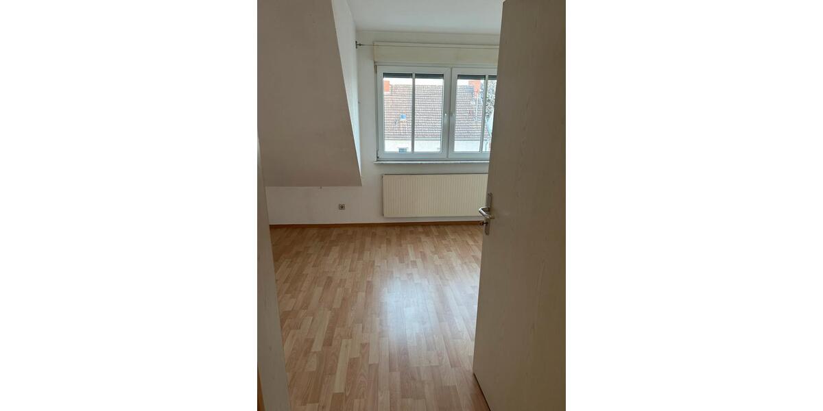 Dachgeschoßwohnung Plaidt - 3 Zimmer, 110 m&sup2;, 880&euro; | Angebot:24845358