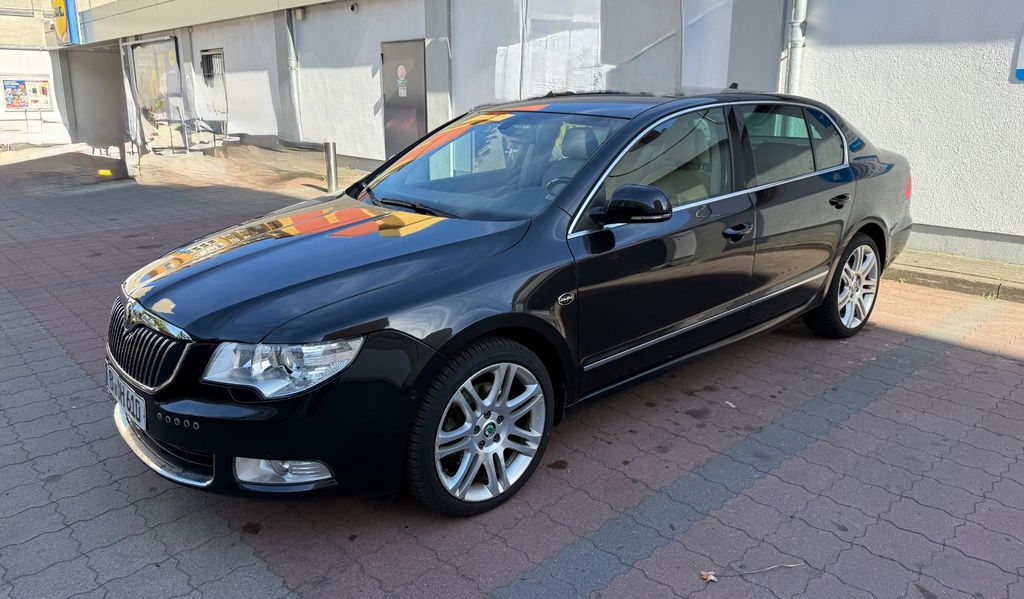 Skoda Superb 173.000 km 10.700 &euro; Berlin 12043