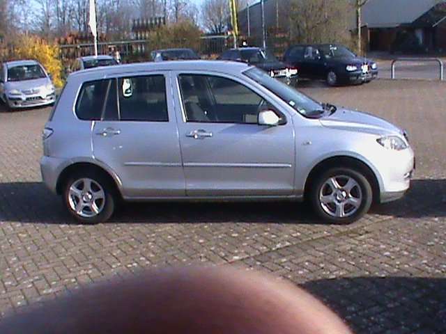 Mazda 2 185.600 km 2.390 &euro; Schale 48496