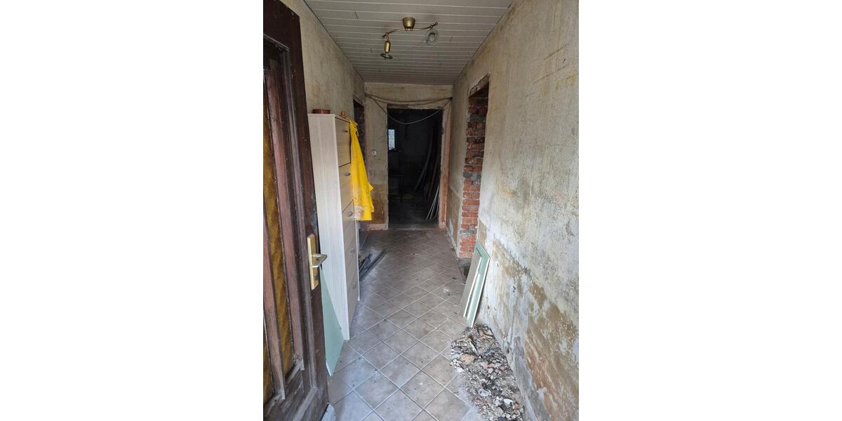 Einfamilienhaus Calbe (Saale) - 8 Zimmer, 163 m&sup2;, 70.000&euro; | Angebot:25223232