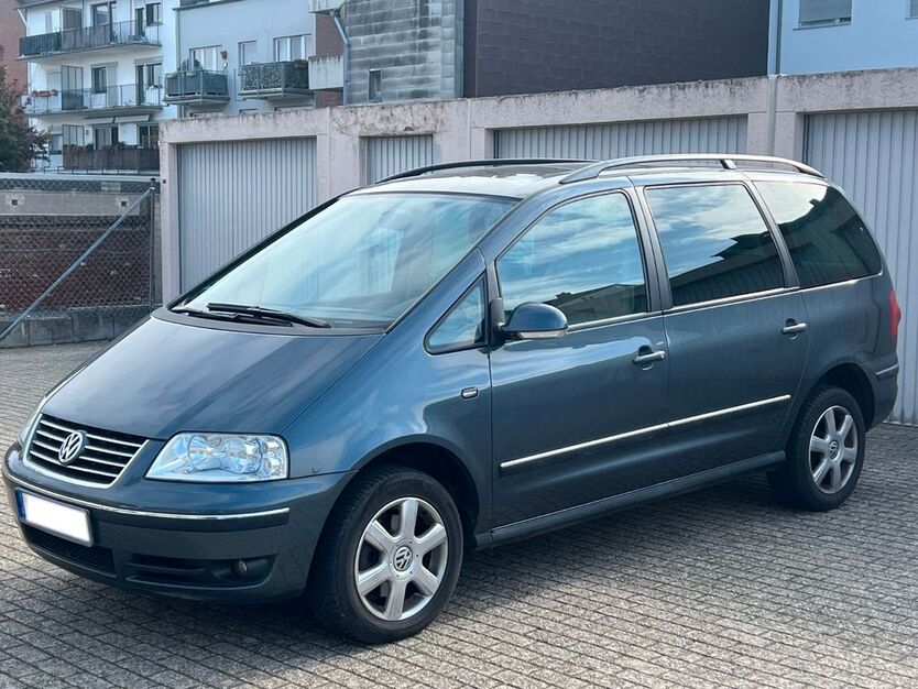VW Sharan 226.000 km 4.900 € Düren 52349