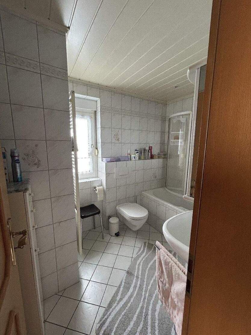 RUHE, NATUR UND WEITBLICK FAMILIENHAUS MIT GARAGE, TERRASSEN UND WEITERE LAND- UND GRÜNFLÄCHE 5 zimmer