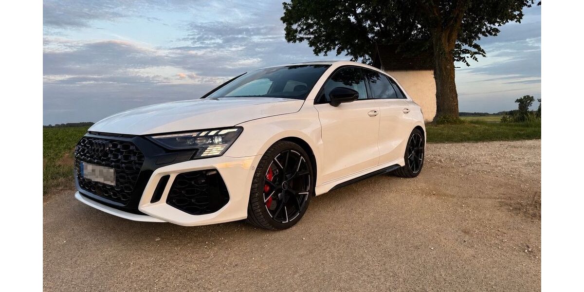 Audi RS3 28.500 km 56.500 &euro; Eitensheim 85117