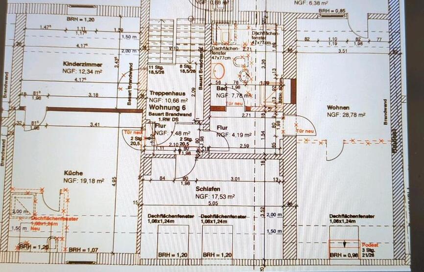 Sanierte 3,5 Zimmer DG Wohnung im Zentrum von Velbert