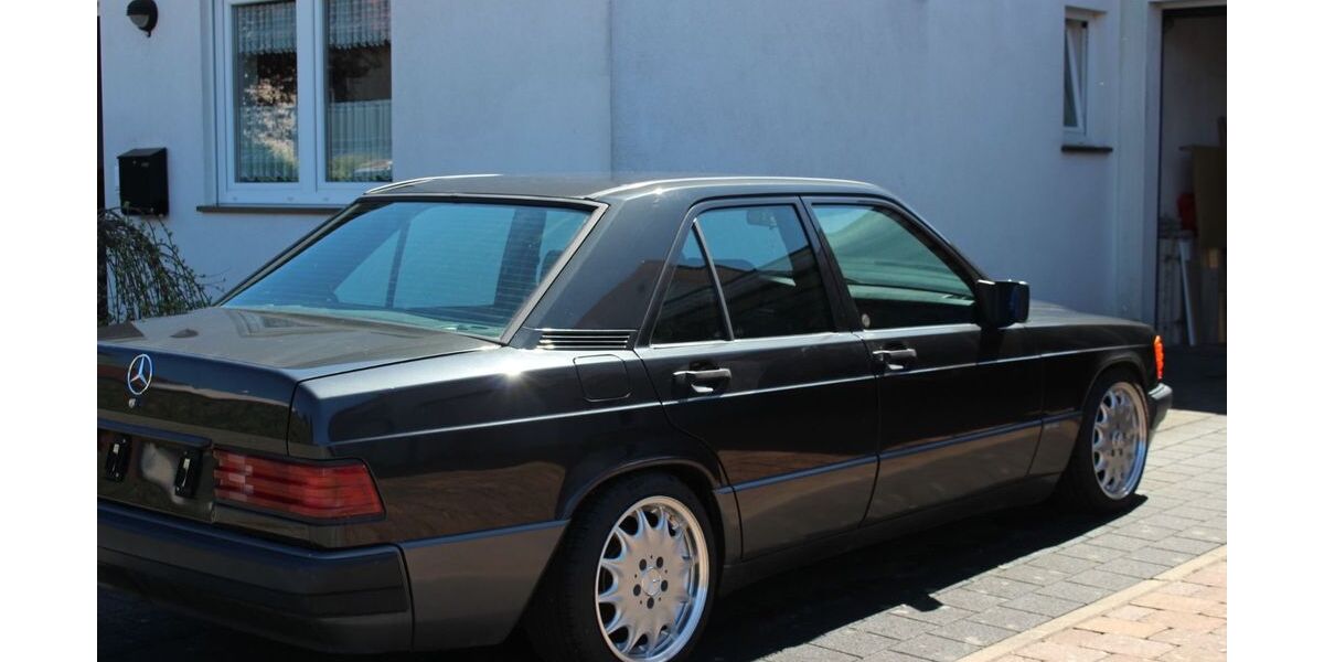 Mercedes-Benz 190 235.922 km 5.600 &euro; Lemgo 32657