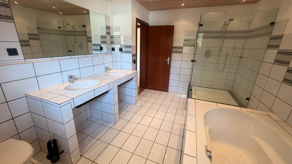 Doppelhaushälfte Lohmar - 4 Zimmer, 125 m&sup2;, 449.000&euro; | Angebot:26200571