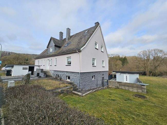 Mehrfamilienhaus, Wohnhaus Daun Boverath - 8 Zimmer, 230 m&sup2;, 298.000&euro; | Angebot:25780490