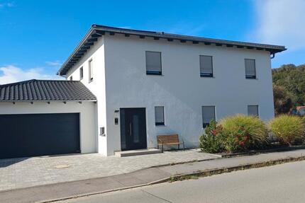 Haus Teublitz - 7 Zimmer, 218 m&sup2;, 749.000&euro; | Angebot:26043067