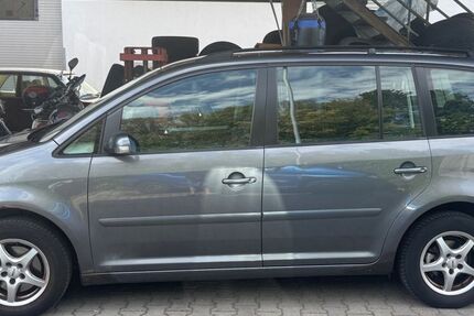 VW Touran 273.257 km 3.000 &euro; Oberhaching 82041