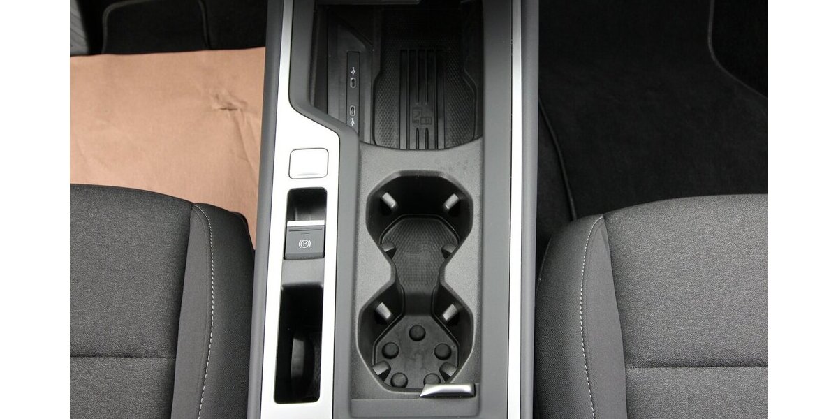 VW Passat Variant 1.5 eTSI 7-DSG LED+KAMERA+WINTER 35.987 km 26.900 &euro; Hagenow 19230