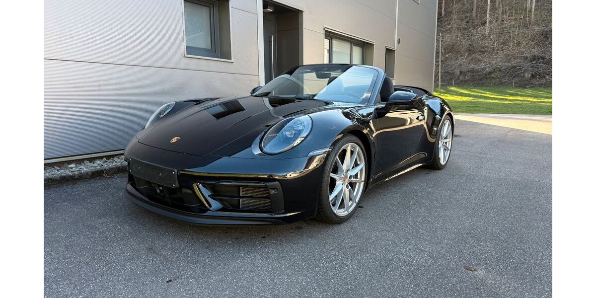 Porsche 992 9.000 km 152.900 &euro; Mühlenbach 77796