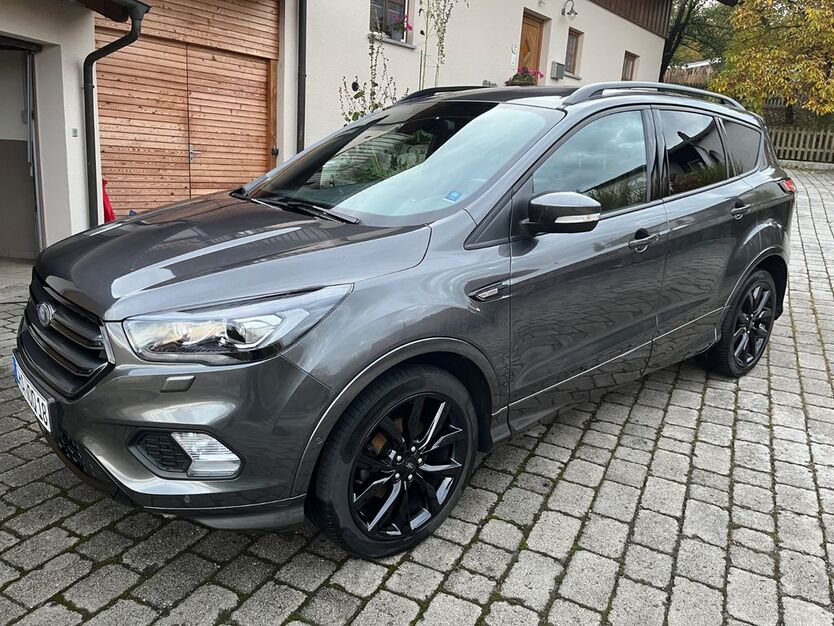 Ford Kuga 88.000 km 15.250 € Runding 93486